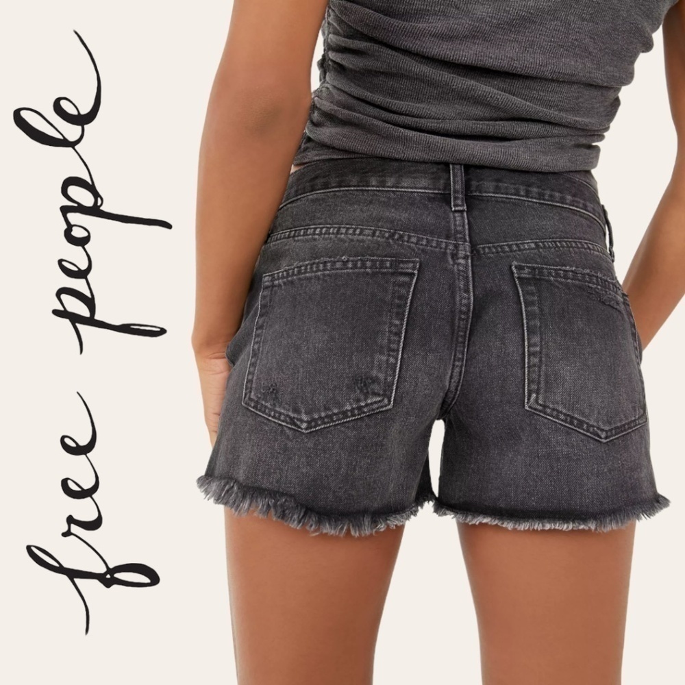 FREE PEOPLE Maggie Mid Rise Cutoff Button Front 3” Shorts NWT/Sz.27/Washed Black - Picture 2 of 11